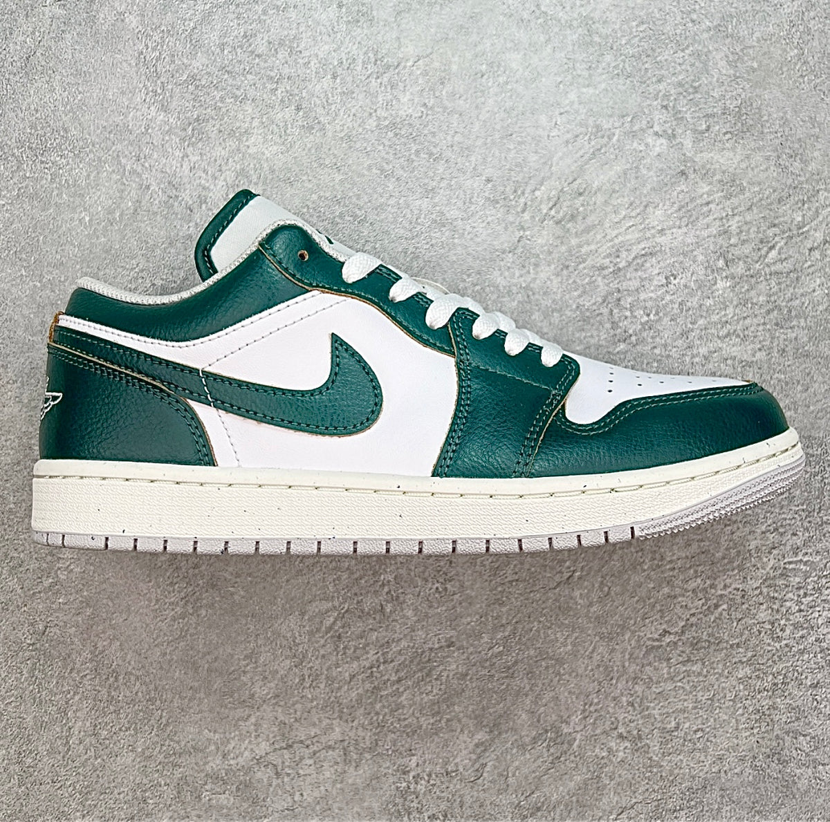 Air Jordan 1 AJ1 Classic High-Top Sneakers