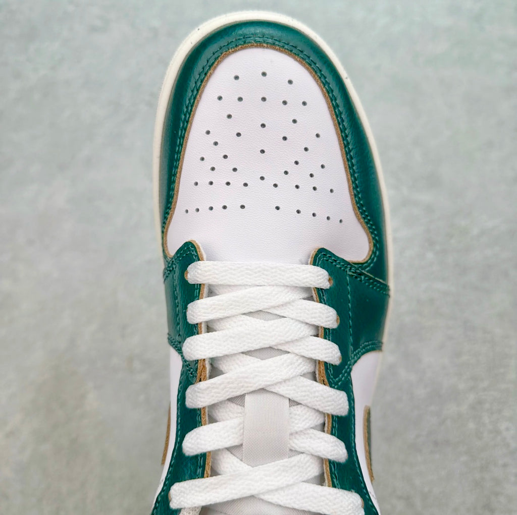 Air Jordan 1 AJ1 Classic High-Top Sneakers