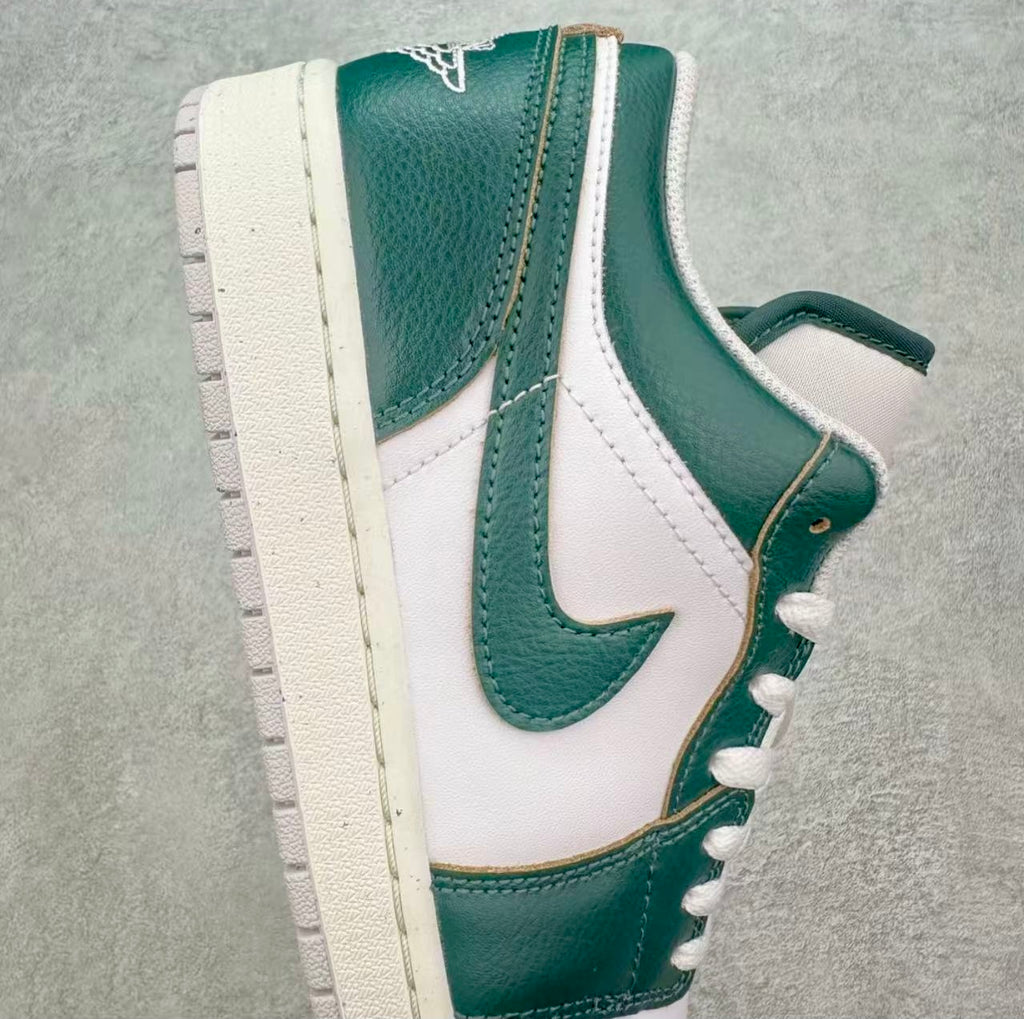 Air Jordan 1 AJ1 Classic High-Top Sneakers